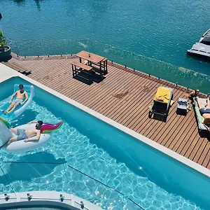 Guest house Island Secret Mooloolaba, Buddina